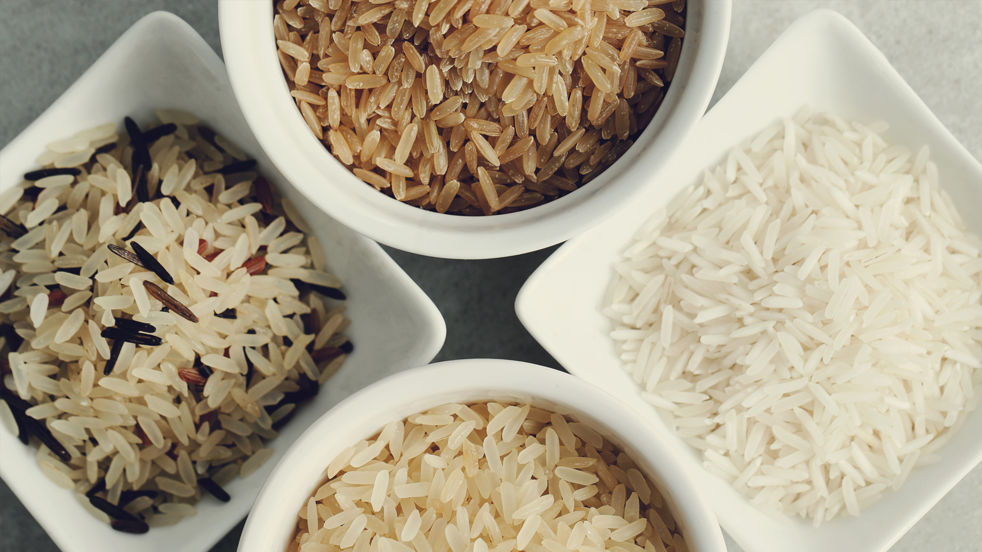 Круглый рис это какой. Разновидности риса. Рис правильное решение. Сорта риса с коричневыми полосками. Белый против коричневого рис.