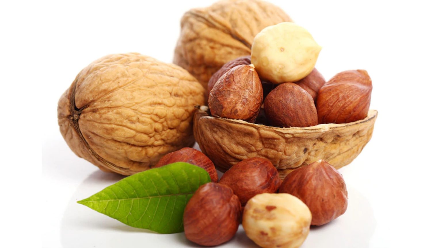 8 Health Benefits of Hazelnuts NutritionFact.in