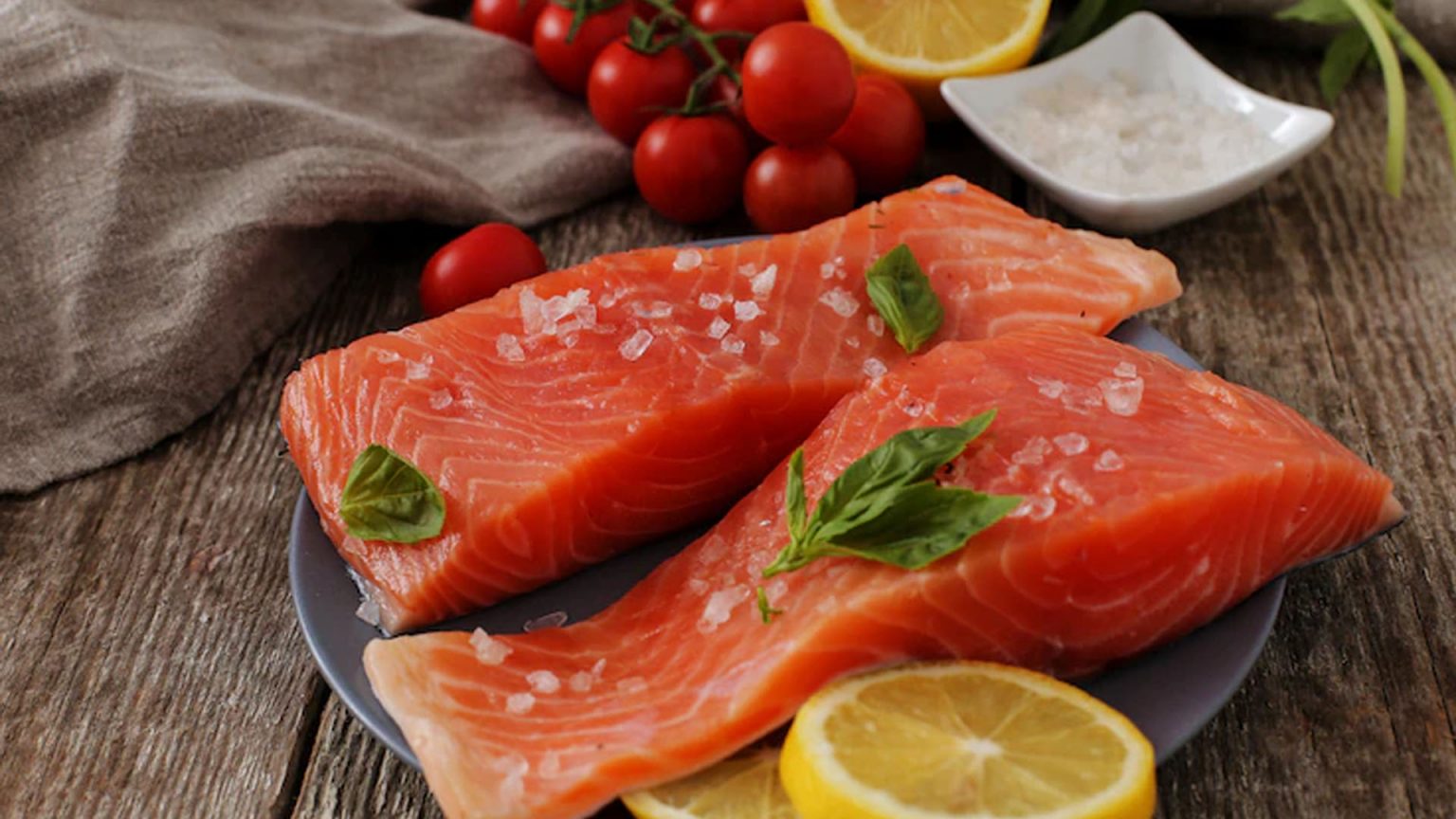 Salmon Fish Nutritional Facts and Benefits NutritionFact.in