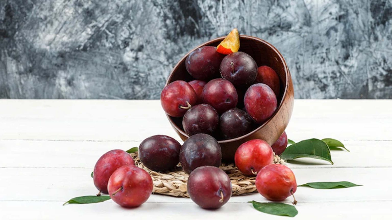 Plum Nutrition And Benefits NutritionFact.in