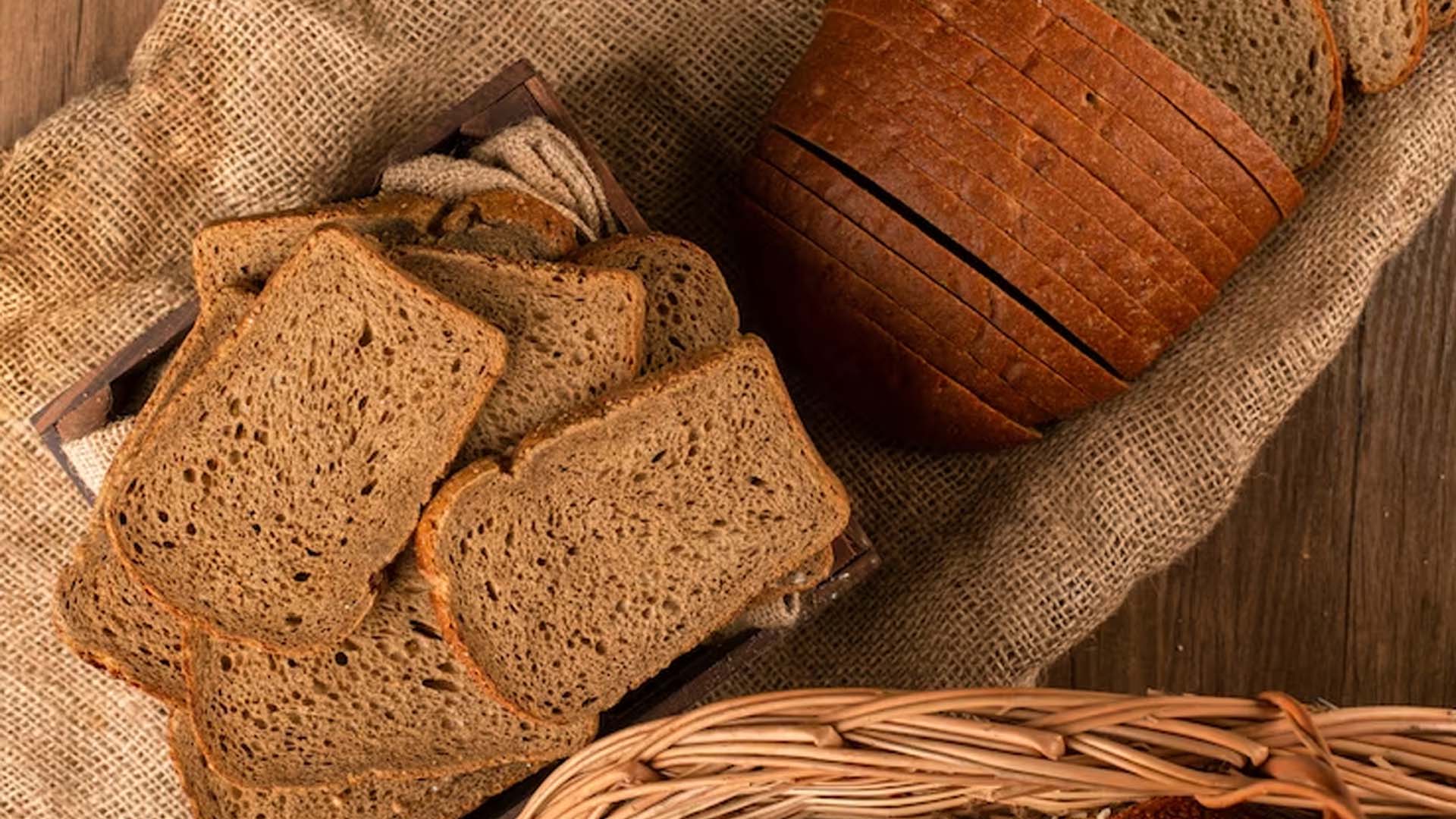 Brown Bread: Nutrition, Health Benefits and Tips to Add in Diet