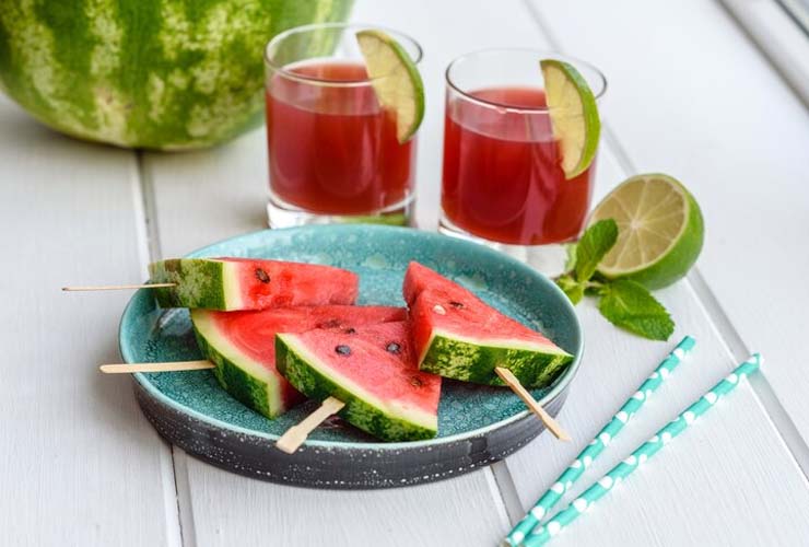 Watermelon and cucumber juice for healthy skin