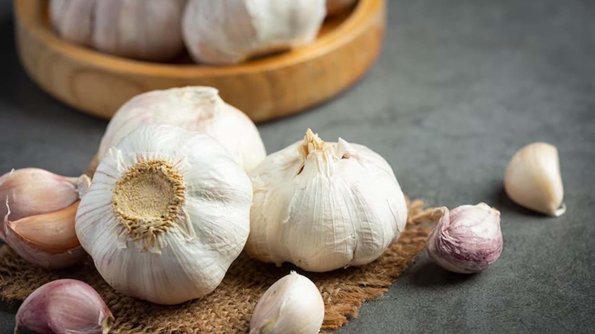 When to Eat Garlic for Health Benefits?