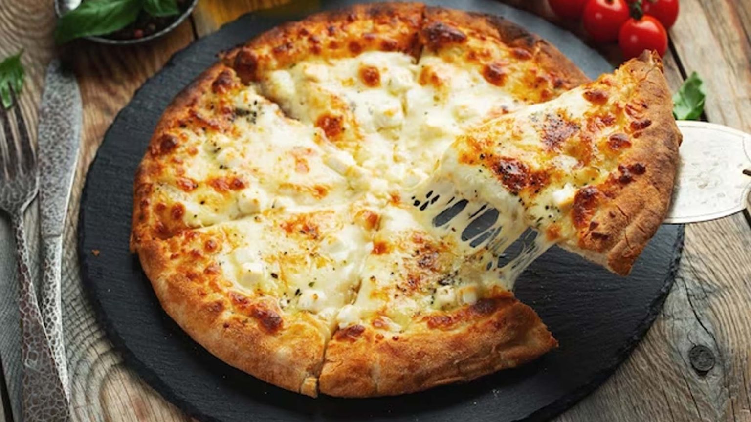 What is Mozzarella Cheese Nutrition? NutritionFact.in