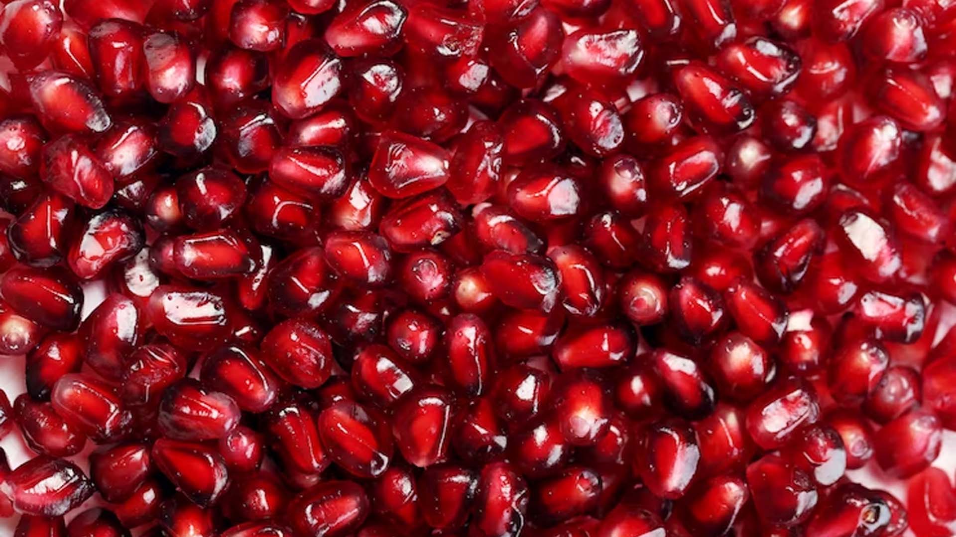 Health Benefits of Eating Pomegranate Seeds