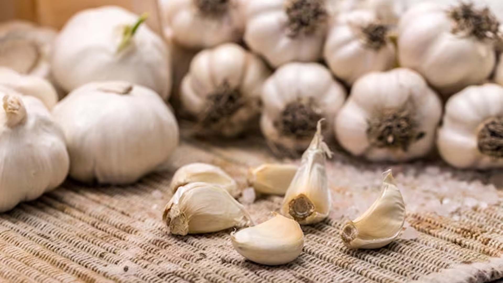 Garlic and garlic cloves