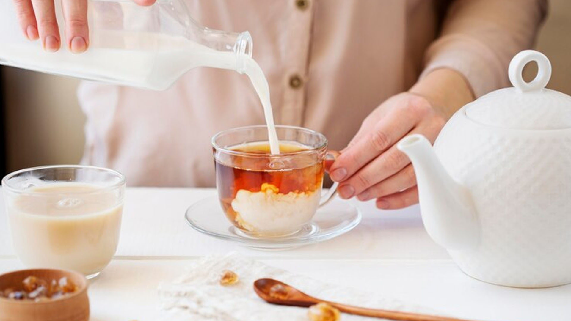 Does adding Milk to Tea reduce its Health Benefits?