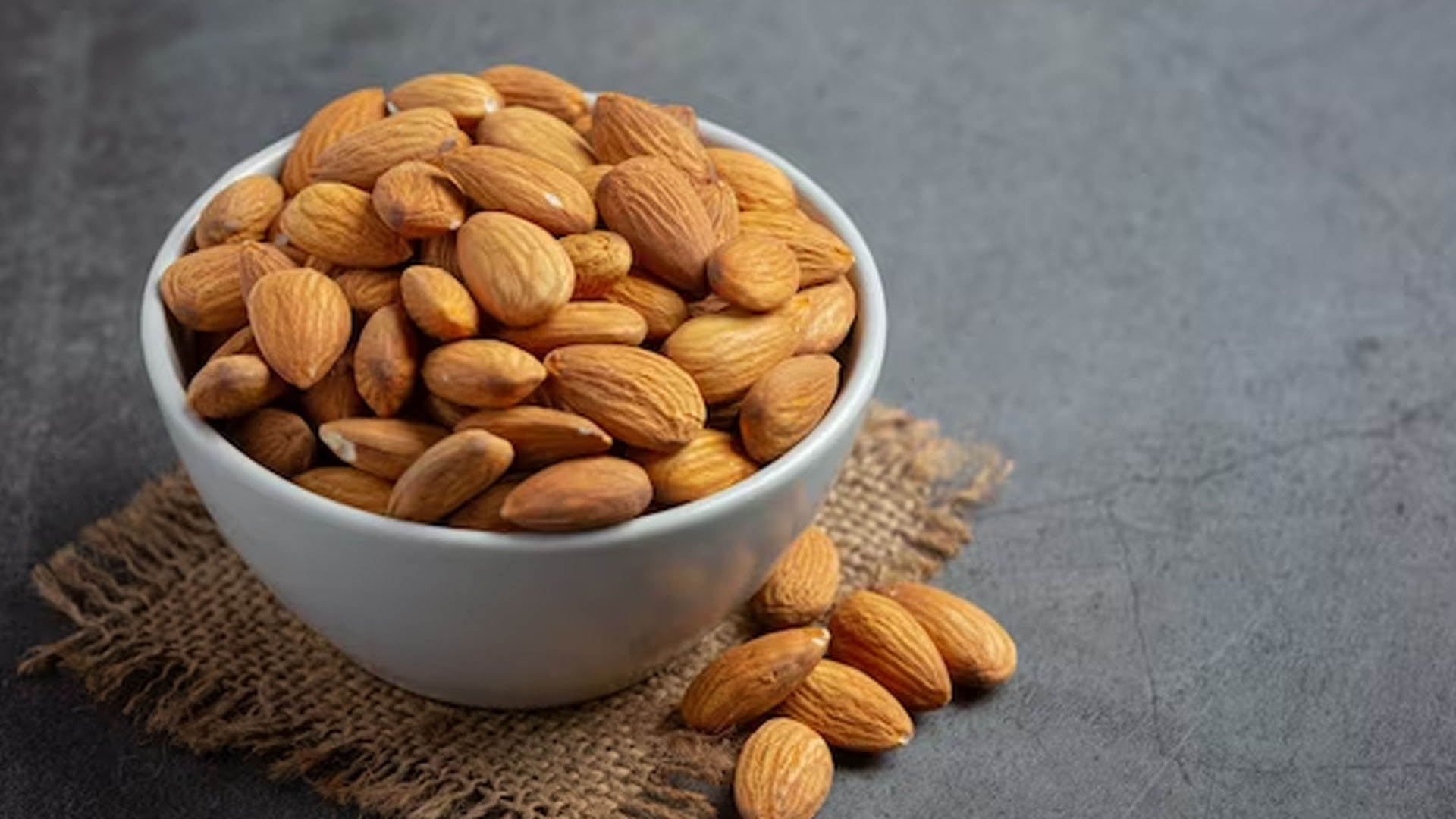 How Long do Almond Allergy Symptoms Last?