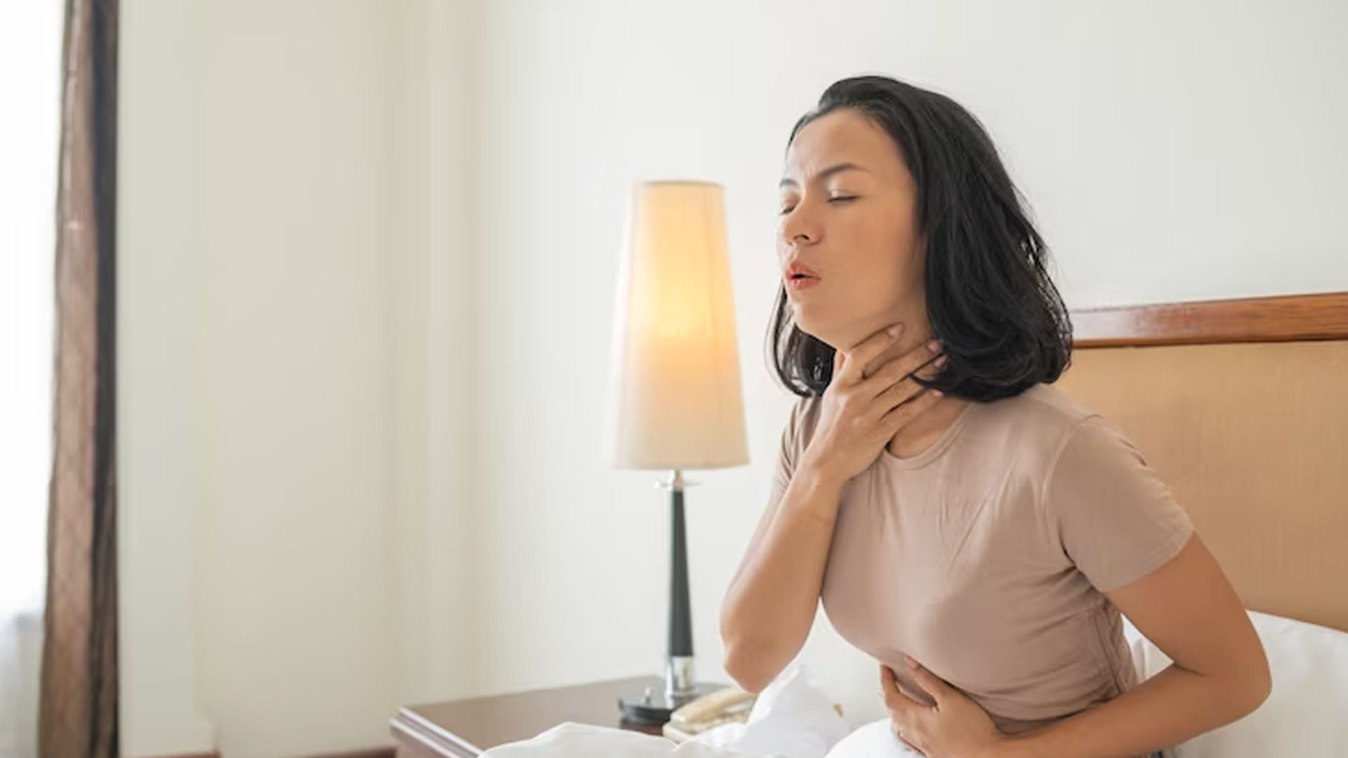 What are the Symptoms of Burning Throat?