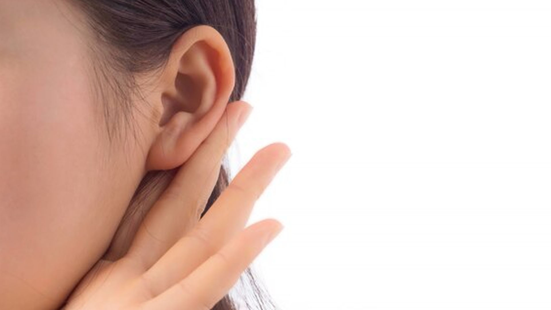 What are the Symptoms of a Busted Eardrum?