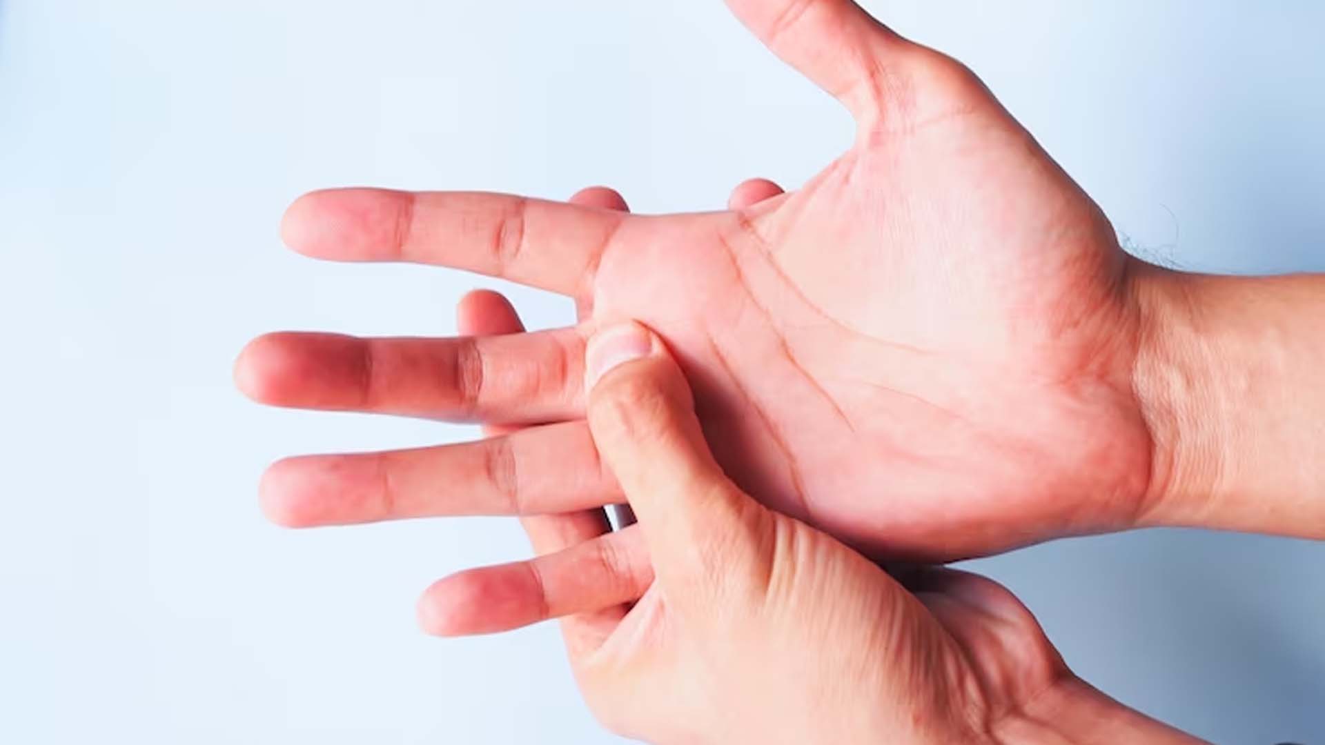Cracking knuckles or fingers