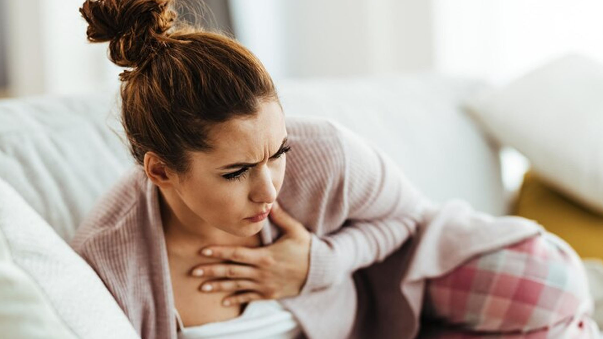 What are the Symptoms of Esophagus Problems?