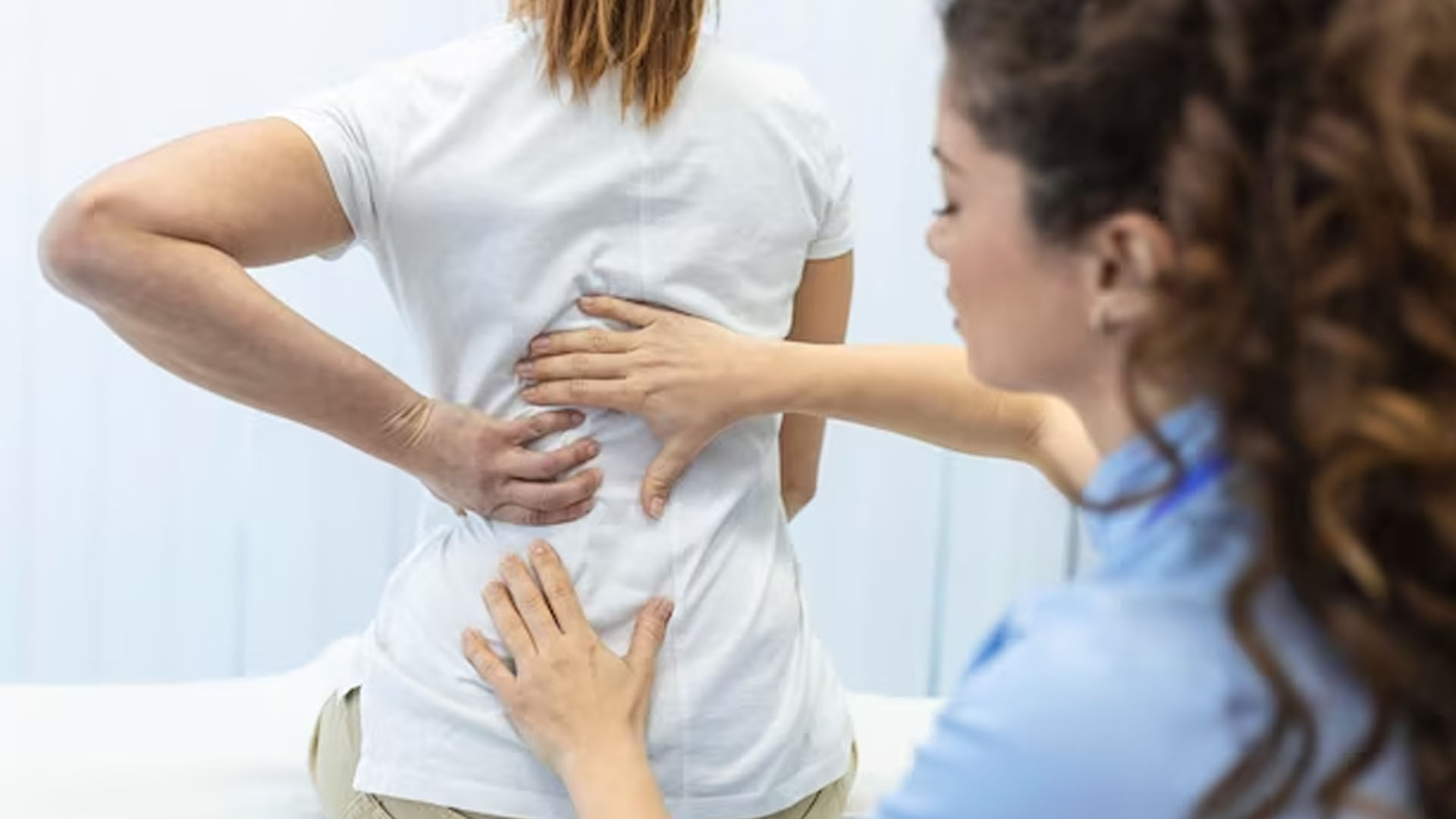 What are the Symptoms of Scoliosis?