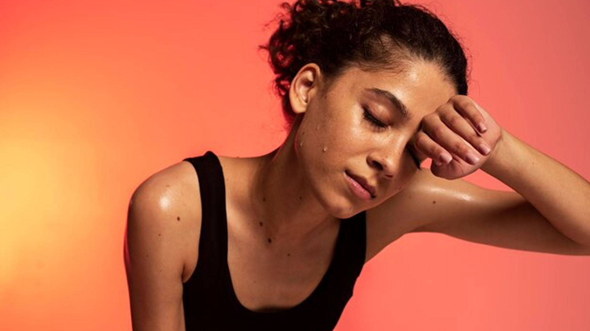 What are the Symptoms of Sweating?