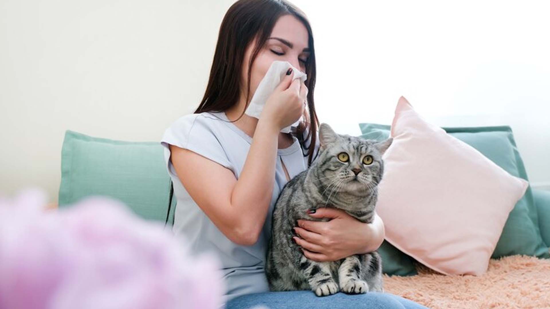 Women Allergic with Cat