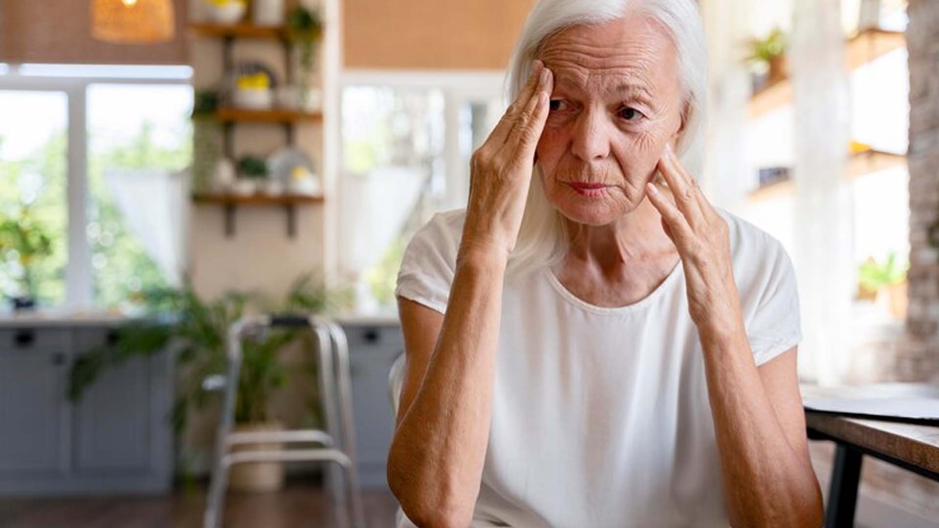 Elderly women with Alzheimer's Dementia