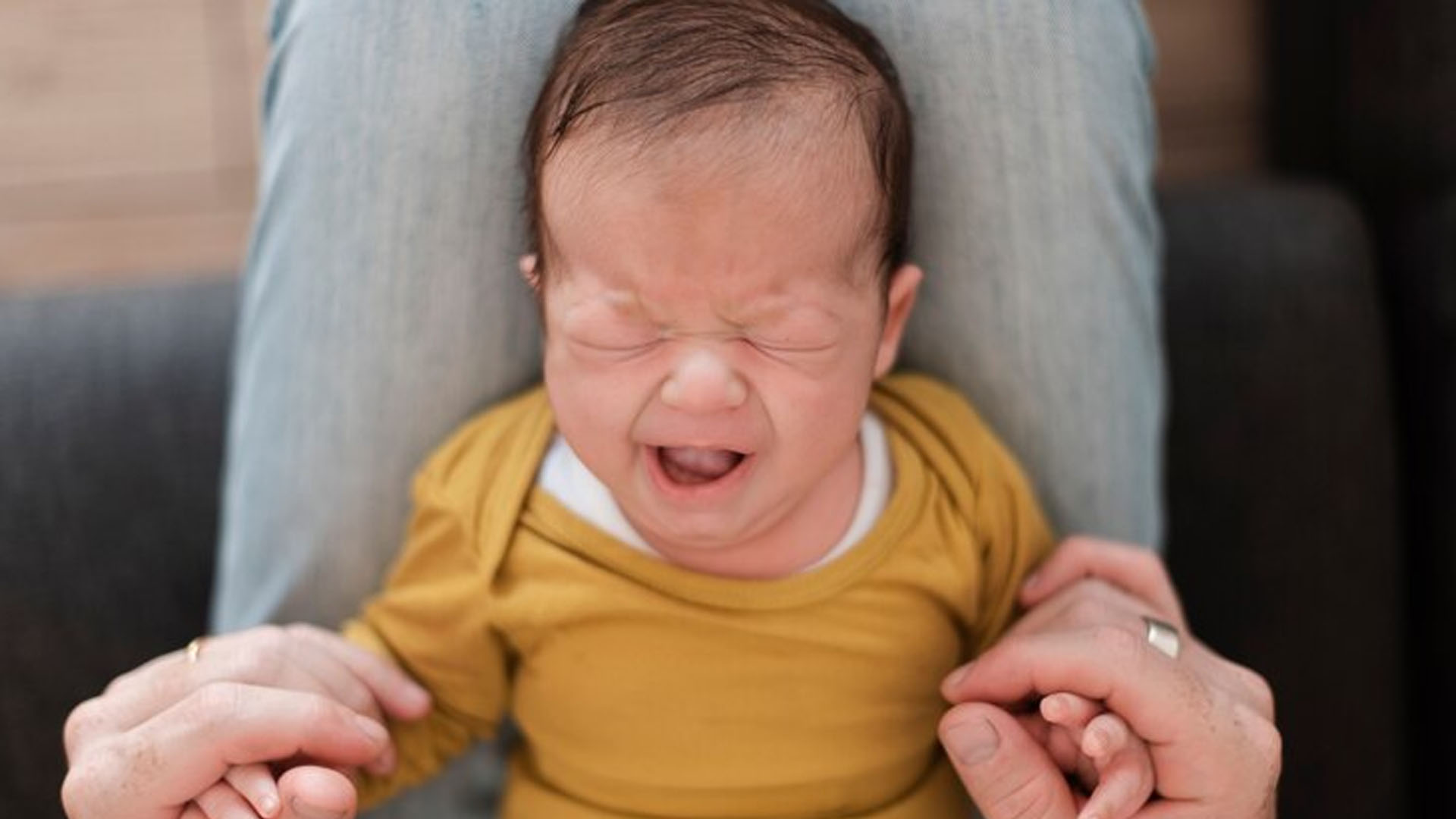 What are the Home Remedies to reduce Gastritis in New Born Babies?