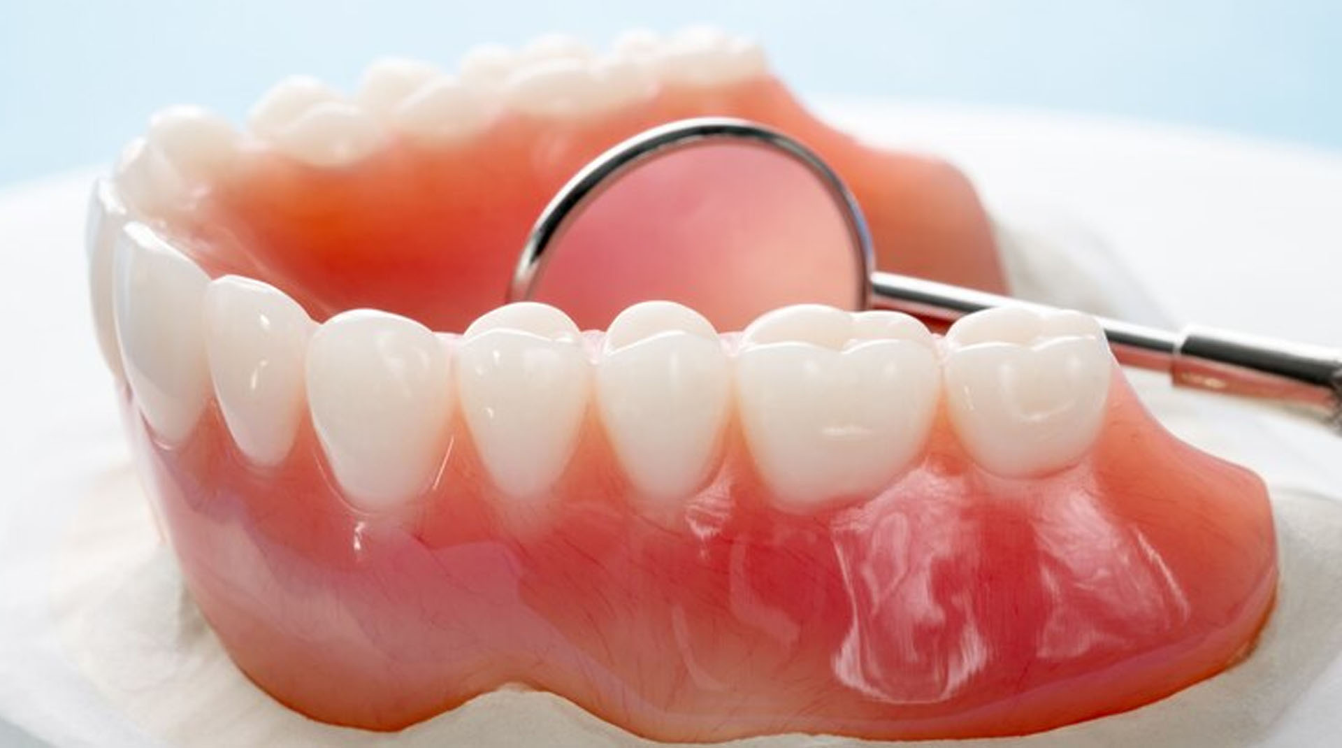 What are the Home Remedies to remove Plaque from Teeth?