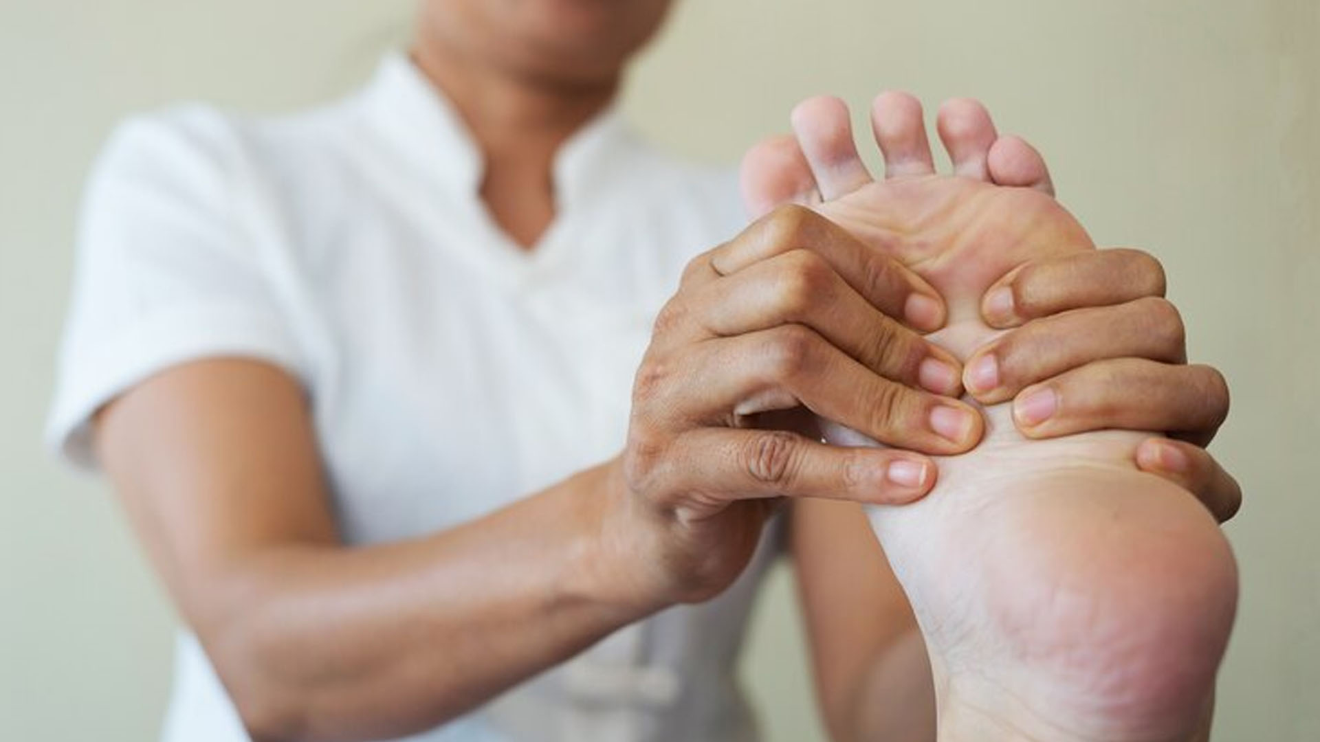 What are the Home Remedies for Foot Psoriasis?